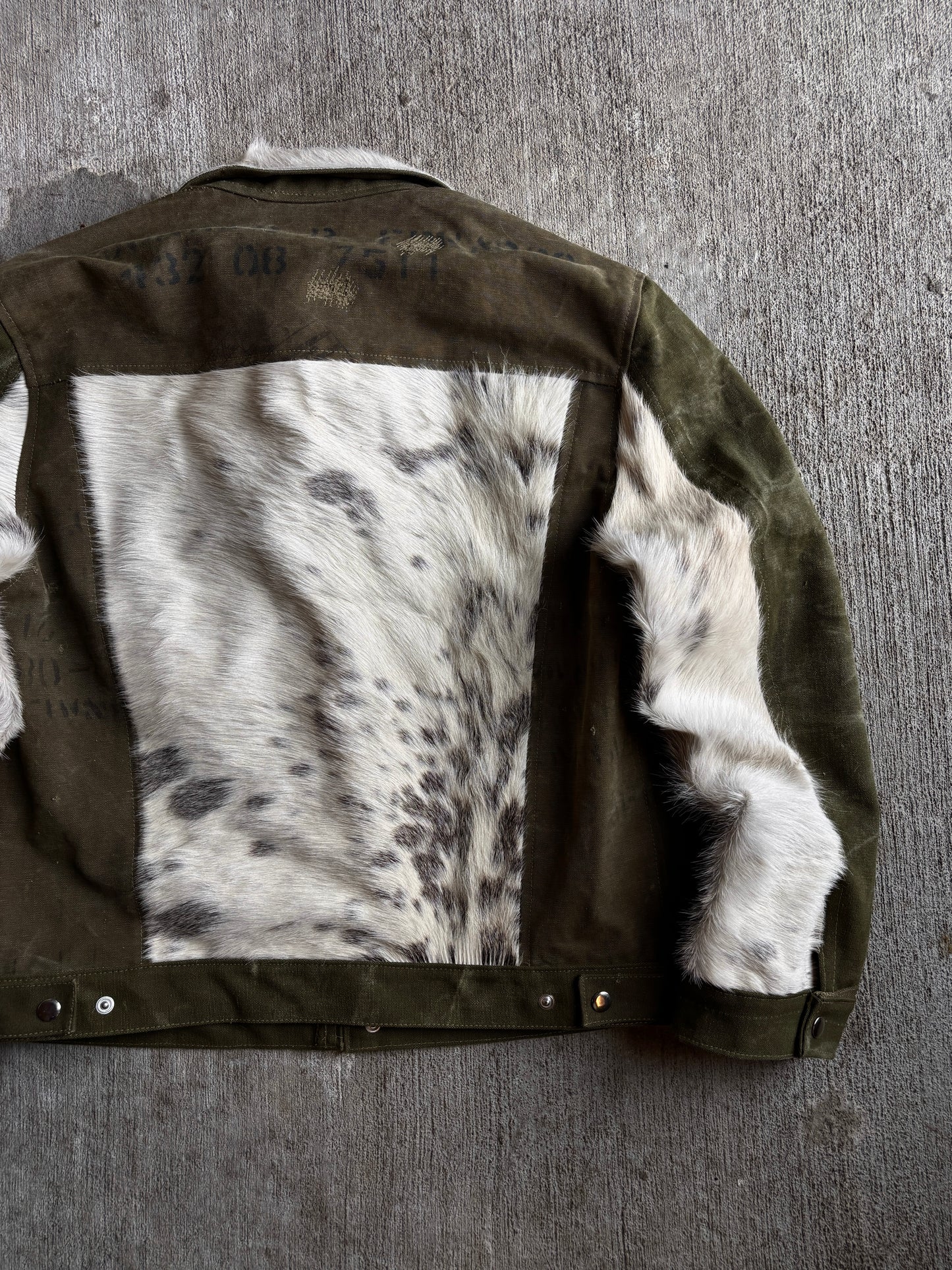 1:1 Cowhide T3 Jacket (L)